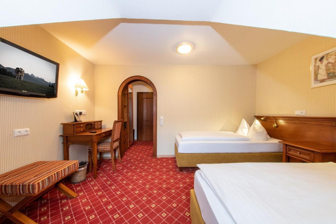 Hotel Gasthof Post เนสเซลวัง ภายนอก รูปภาพ
