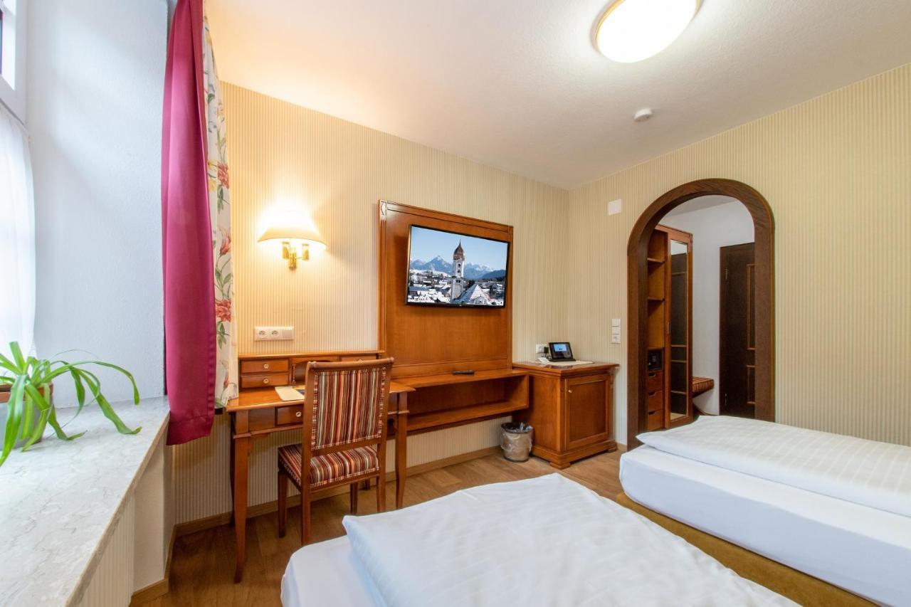 Hotel Gasthof Post เนสเซลวัง ภายนอก รูปภาพ